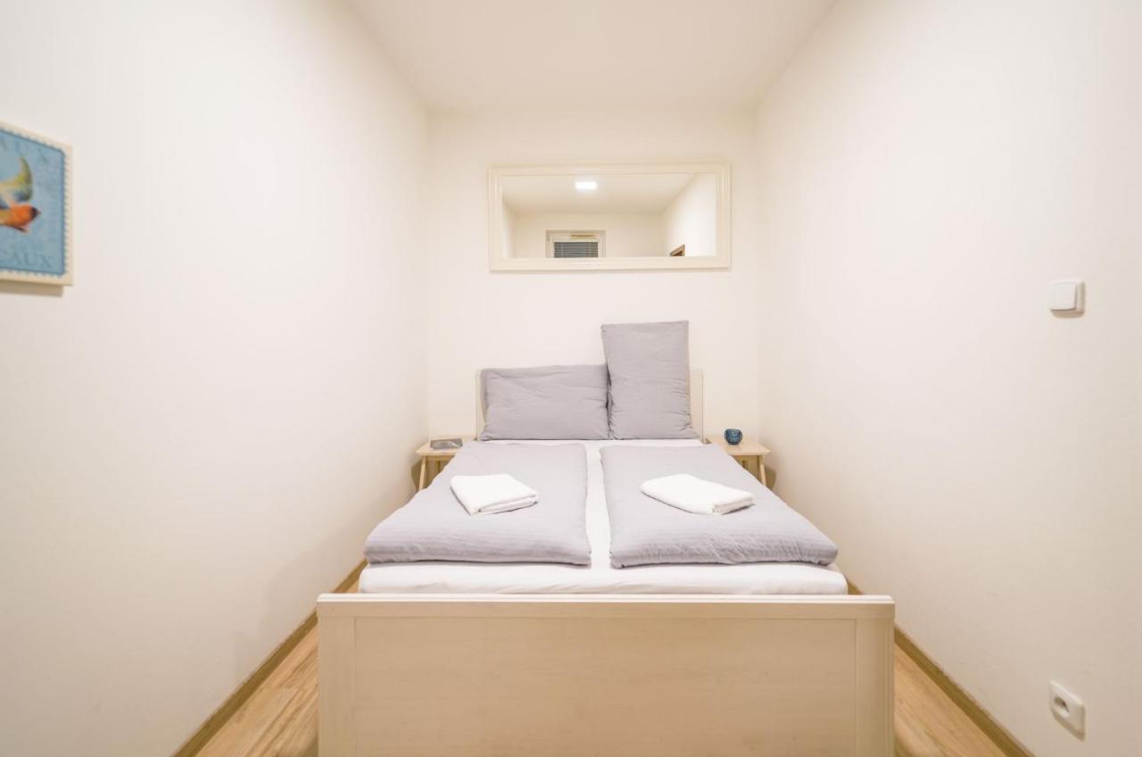 Vesna Convenient Apartment Братислава Экстерьер фото